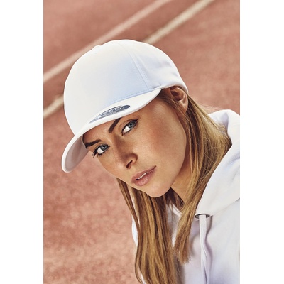 Urban Classics Шапка с козирка Urban Classics 110 Cool & Dry Mini Pique в бял цвятUB-110P-00220 - Бял, размер one size