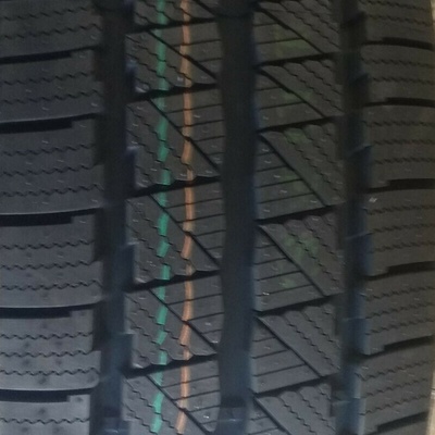 Zeetex WV1000 235/65 R16 121R