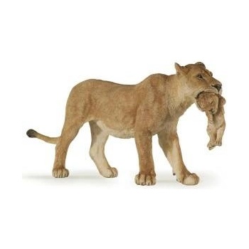 Papo Lioness with a young