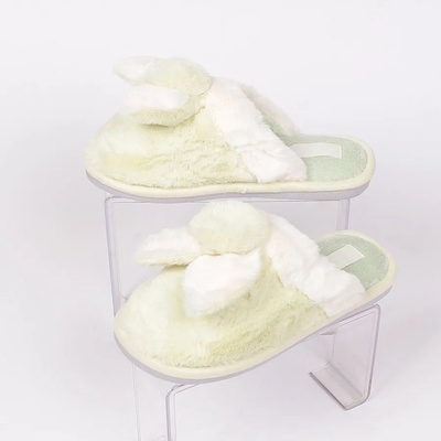 Дамски пухкави пантофи в бледозелено с ушички