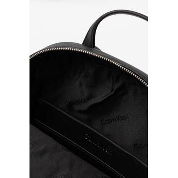 Calvin Klein Раница Calvin Klein дамска в черно малък размер с изчистен дизайн LV04F3224G (LV04F3224G)