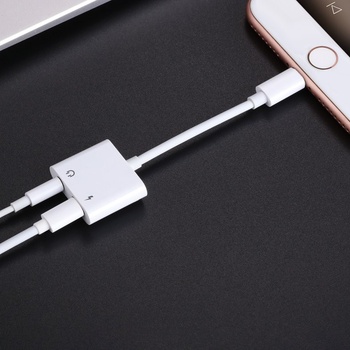 JOYROOM Adapter Lightning to 3.5mm Aux - Lightning адаптер към 3.5 аудио изход и Lightning изход (12 см) (бял) (S-Y104)