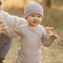 Eevi Zavinovací body z merino vlny rostoucí s baby beige