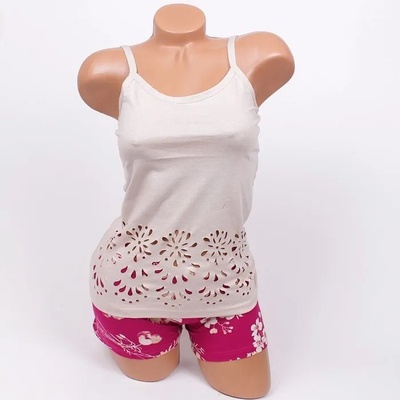 Нежна памучна пижама в бежово и цикламено с цветя