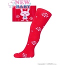 New Baby vánoční bavlněné punčocháčky červené s vločkami a kočičkou