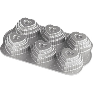 Nordic Ware Форма за 6 етажни сърца Tiered Heart Bundt® сребърен Nordic Ware (NW90937)