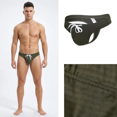 Dukeboy zvýrazňující metalické armádní zelené