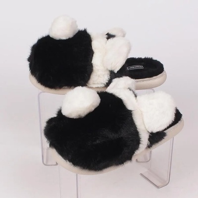 Дамски домашни пухкави пантофи в черно и бяло