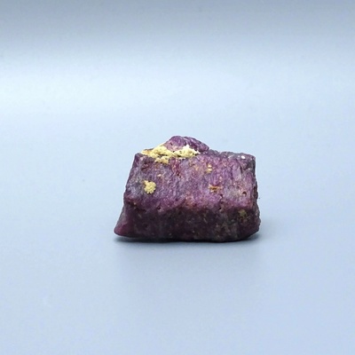 Rubín přírodní krystal 29g, Madagaskar | MINERALS-STONES® RM 352