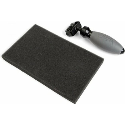 Sizzix Kartáč - čistič šablon + pěnová podložka