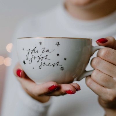 Bella Rose Porcelánový hrnček Jdi za svým snem 300 ml