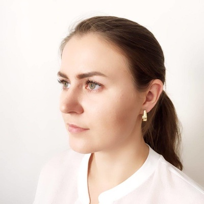 Lillian Vassago celozlaté náušnice s gravírem LLV75-GER044