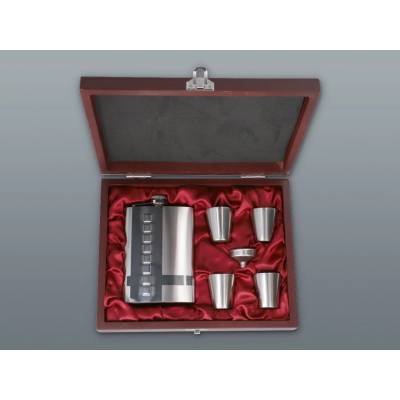 Súprava RED ploskačka 240 ml + 4 ks štamperlíkov 35 ml