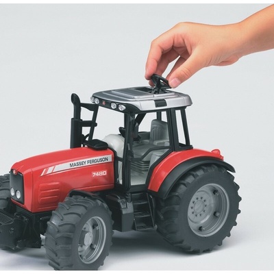 Bruder 2045 Traktor Massey Ferguson 7480 s prívesom