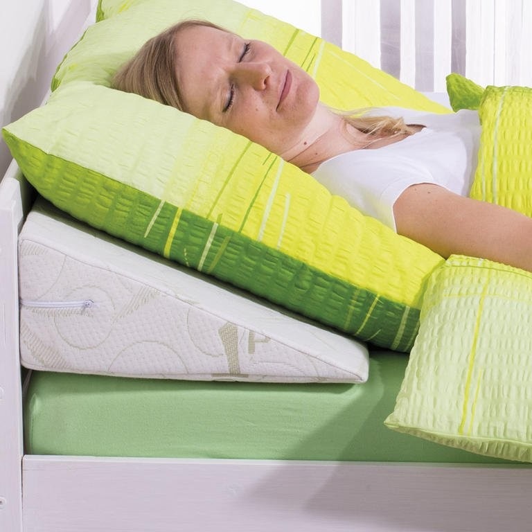 Tohle je absolutní vítěz srovnávacího testu - produkt decoDoma Klínový podhlavník Bamboo Comfort 80x38