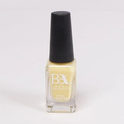 Лак за нокти в жълто