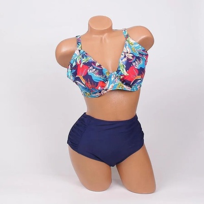 Макси бански в тъмносиньо с цветен десен - чашка d/Е