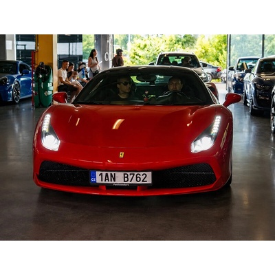 Jízda ve Ferrari 458 Italia na polygonu