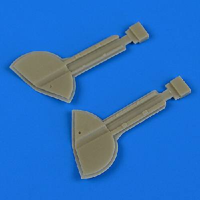 REVELLSpitfire Mk.Ixc undercarriage covers 1:32