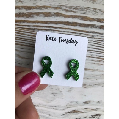 Olive Felix Zelené trblietavé akrylové náušnice s nápisom "Povedomie o rakovine" FE50070322512215HI