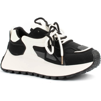 Дамски маратонки в черен цвят