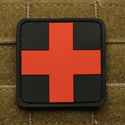 Nášivka KŘÍŽ MEDIC 50mm, ČERNÁ/ČERVENÁ
