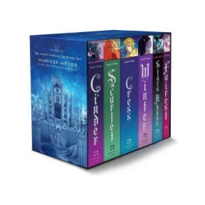 The Lunar Chronicles Boxed Set: Cinder, Scarlet, Cress, Fairest, Stars Above, Winter (2020)