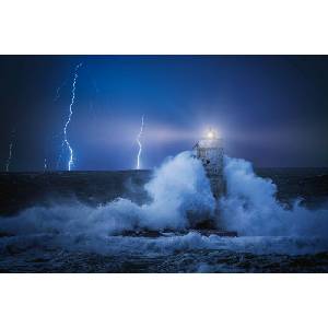 DIMEX ART Флизелинов фототапет фар в буря 375 x 250 см
