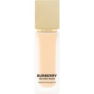 Burberry Beyond Wear Perfecting Matte Foundation течен фон дьо тен с матов завършек цвят Fair Warm 010 30ml