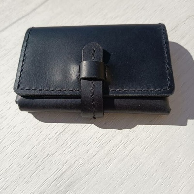 Kožená ručně šitá mini peněženka černá
