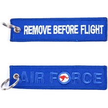 Přívěsek na klíče remove before flight AIR FORCE