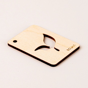 SOJKA Dřevěná vůně do auta - Rostlinka obrys