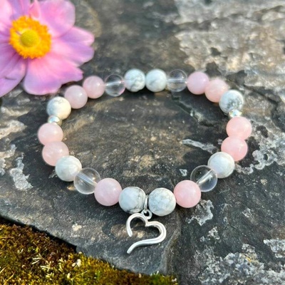 Živé kameny Minerální náramek růženín howlit křišťál MAGNOLIE NARM2021343