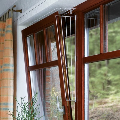 Trixie ochranná mříž do boku okna zkosená 62 x 8/16 cm – Sleviste.cz