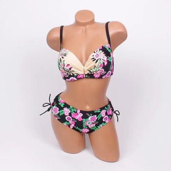 Image 1 of Дамски бански в черно с розови цветя - чашка d