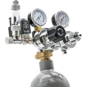 INVITAL Пълен двустепенен комплект co2 с нощен превключвател и бутилка 5л
