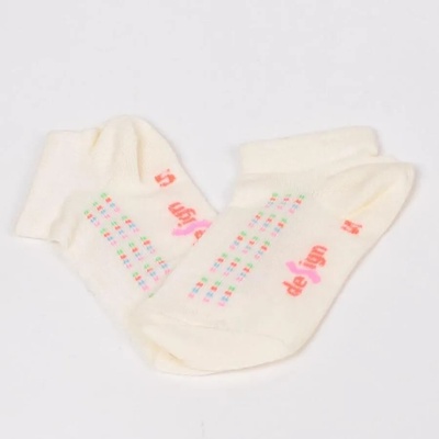 Детски терлици в цвят ванилия с цветни точици