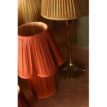 Doing Goods Настолна лампа Doing Goods Myra Lamp Small Silk в розово (1.20.60.011.094.1)