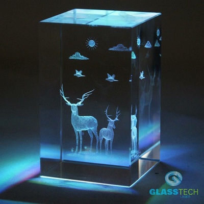 3D jelínci ve skleněném kvádru 50 x 50 x 80 mm