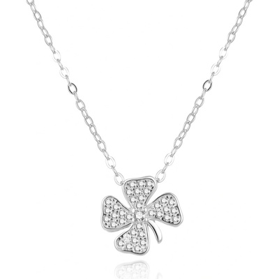 Beneto Hravý strieborný náhrdelník so štvorlístkom AGS890/47