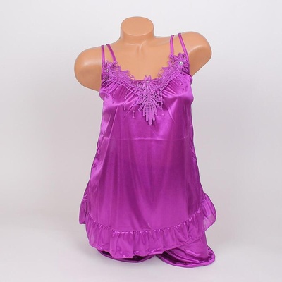 Дамска пижама с тънка презрамка и дантела във виолетово