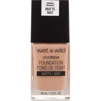 Wet n Wild Photo Focus матиращ фон дьо тен с висока покривност 30 ml нюанс Classic Beige