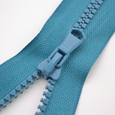 Takoy Zips Sarah kostený deliteľný 5mm - petrolejová 62 cm