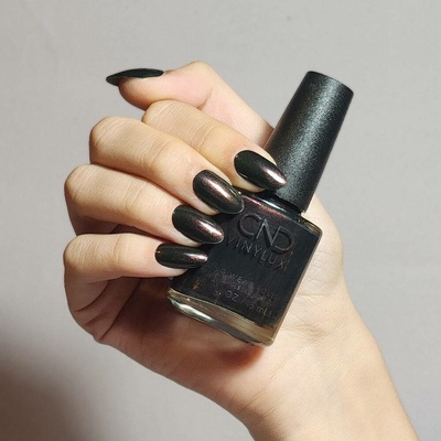 CND VINYLUX Vinylový lak Forevergreen #455 Magical Botany 15 ml