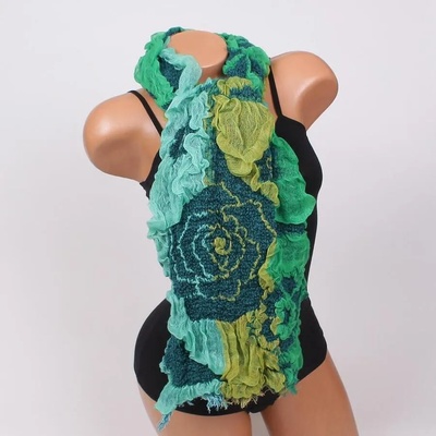 Ефектен шал в жълто, зелено и тюркоазено