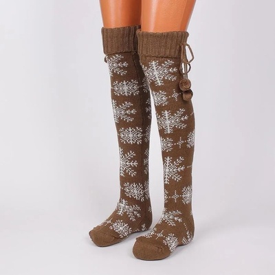 Дамски 7/8 чорапи в цвят каки с коледен десен
