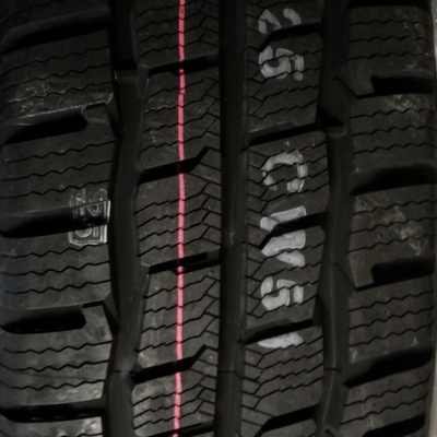 Kumho Winter PorTran CW51 195/70 R15 104R