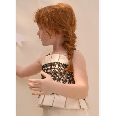 Abel & Lula Toп с тънки презрамки в кремав цвят с черни дантелени детайли и цип на гърба за момиче Abel&Lula