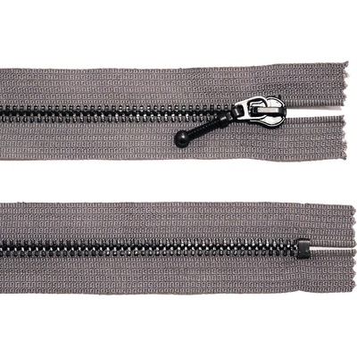 Kovový zip no.5 nerozepínací 18cm šedý (černé zoubky)