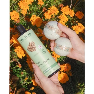 Folk & Flora Eucalyptus bomba do kúpeľa s upokojujúcim účinkom 130 g
